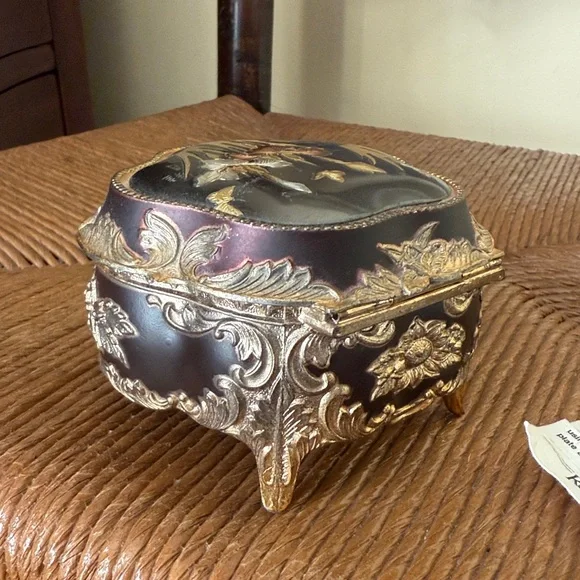 Japanese art of Chokin trinket box that plays Chariots of Fire - Picture 4 of 6